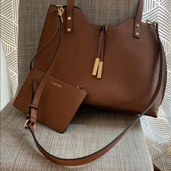 Calvin Klein purse with small clutch/wallet - Picture 3 of 6